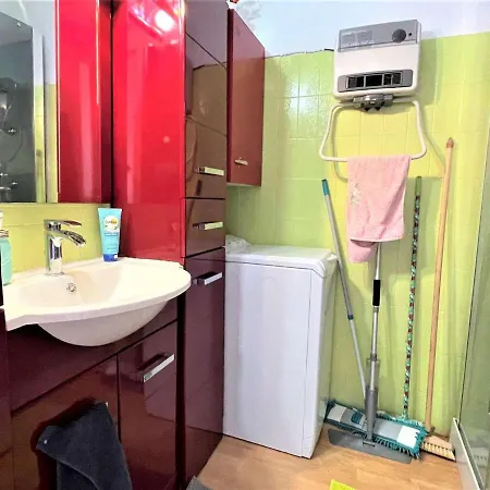 Apartment 2 Pieces Climatise Avec Balcons, Proche Et Commerces, - Fr-1-229c-83 Port-la-Nouvelle